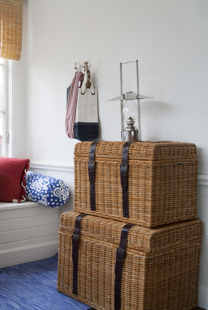 Store towels in stylish wicker baskets