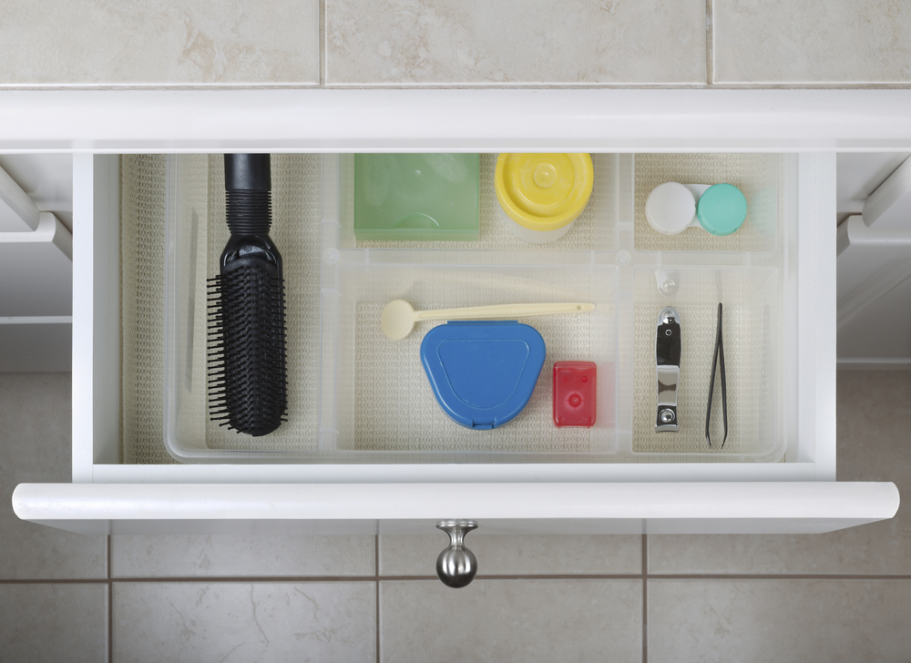 compartmentalize your bathroom drawers